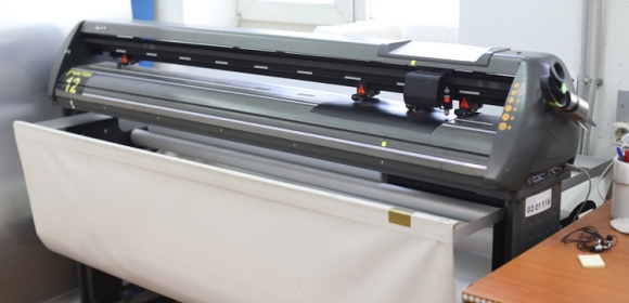 РЕЖУЩИЙ ПО ПЛЕНКЕ ПЛОТТЕР Jaguar 2-61